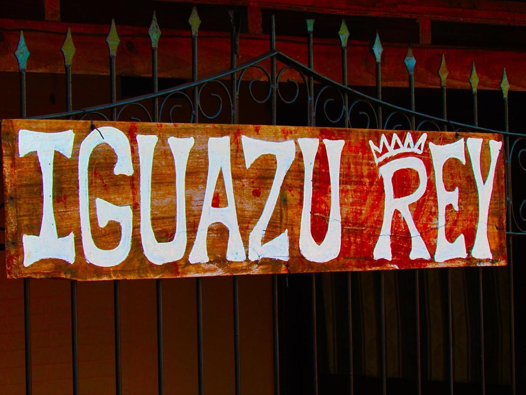 Iguazu Rey Hostelプエルト・イグアス エクステリア 写真
