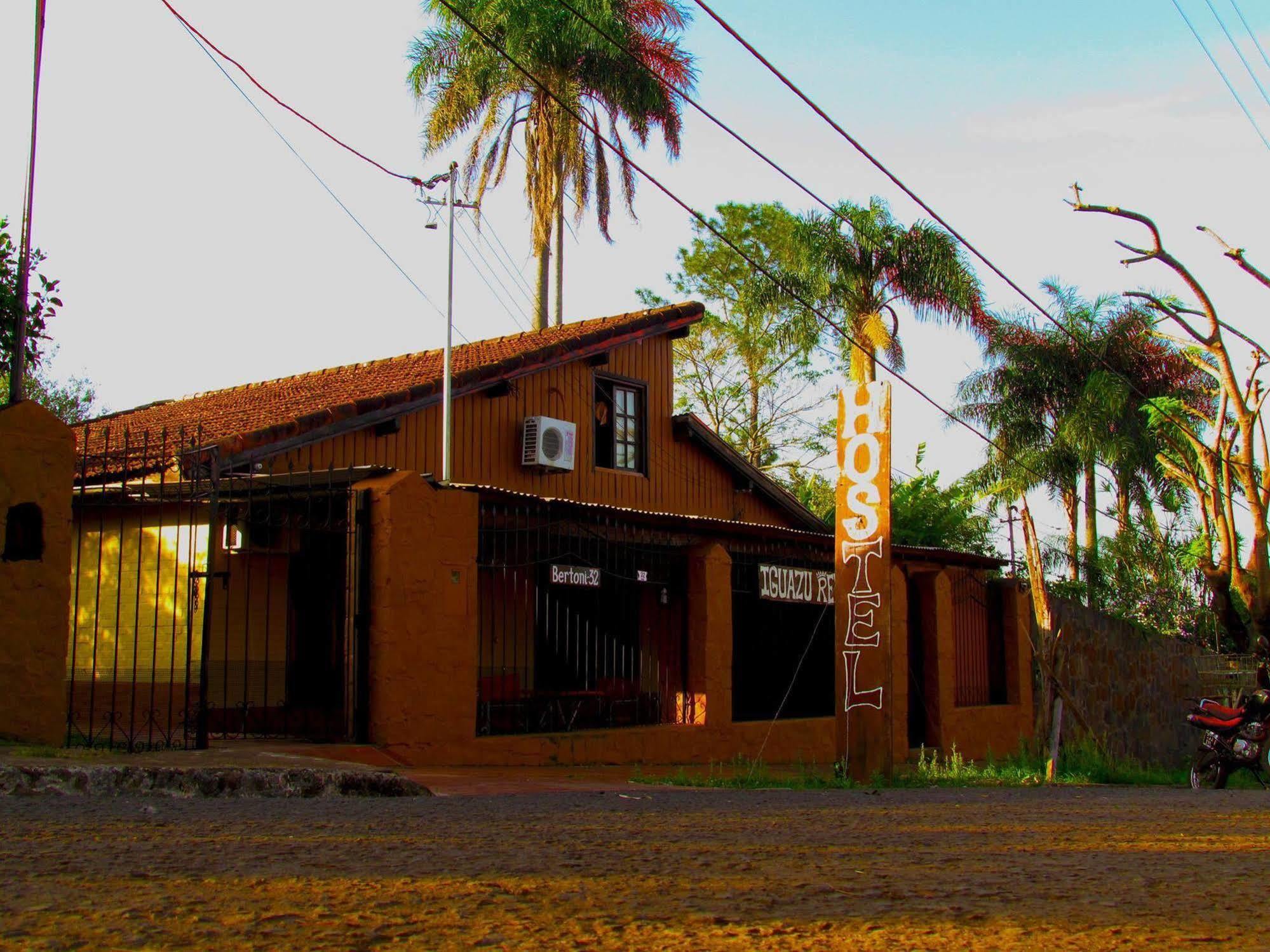 Iguazu Rey Hostelプエルト・イグアス エクステリア 写真